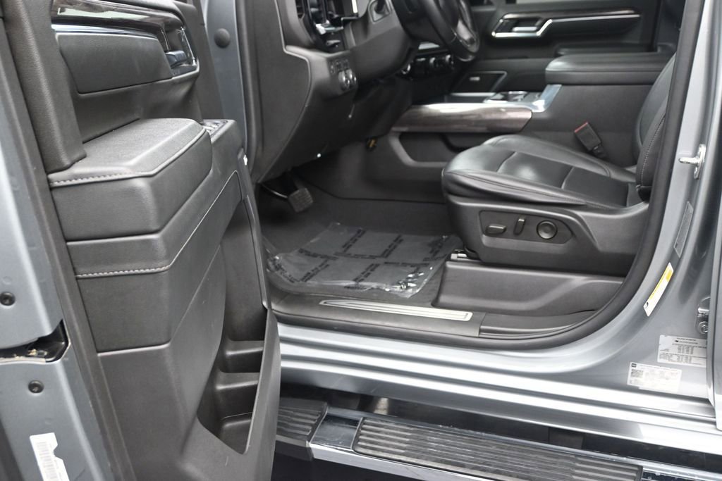 Used 2024 Chevrolet Silverado 2500 LTZ w/ LTZ Premium Package AWD/4WD image 11
