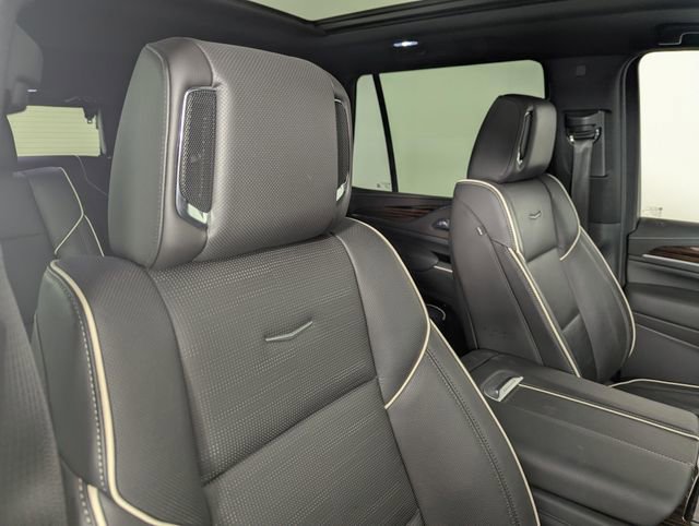 Used 2023 Cadillac Escalade Premium Luxury image 25