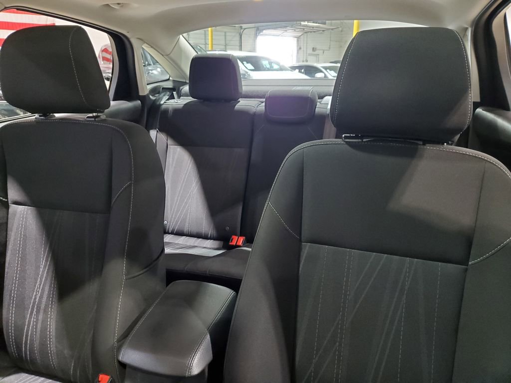Used 2018 Ford Focus SEL FWD image 36