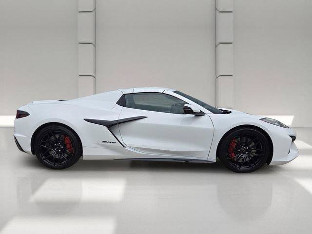 Used 2024 Chevrolet Corvette Z06 RWD image 6