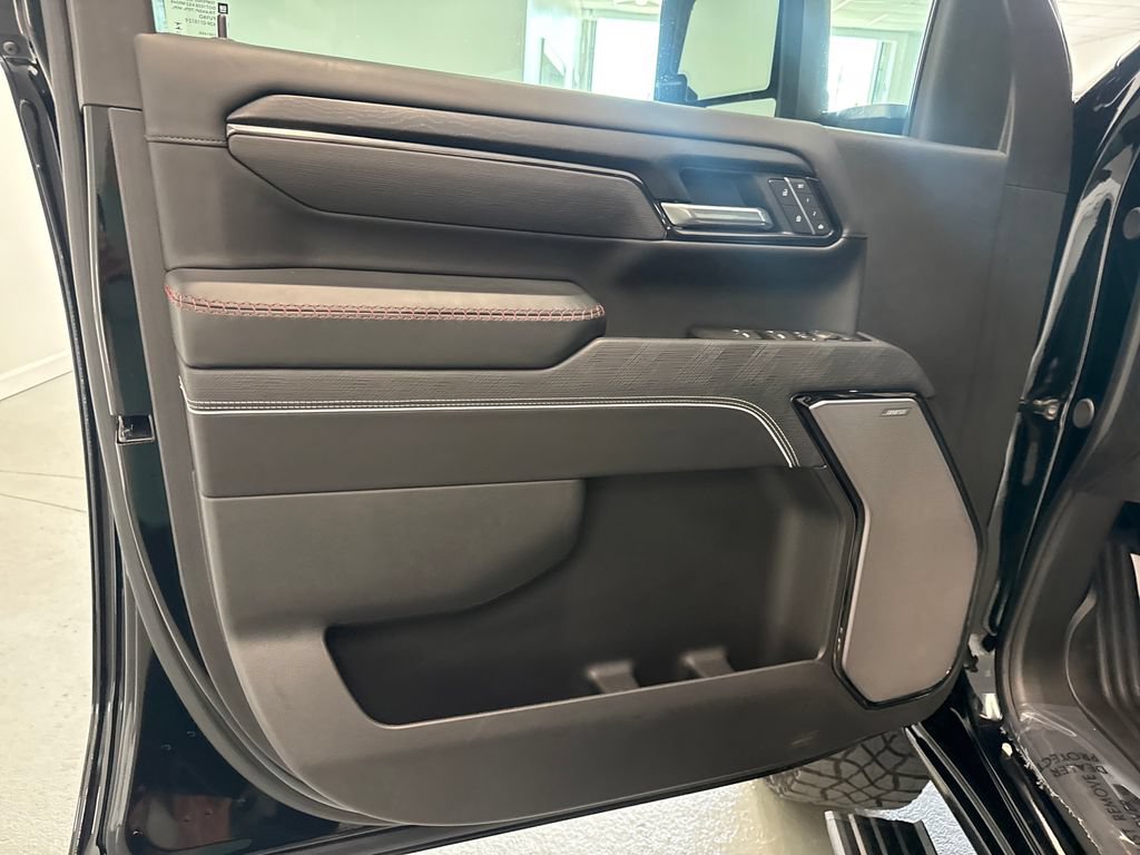Used 2025 GMC Sierra 2500 AT4X AWD/4WD image 13