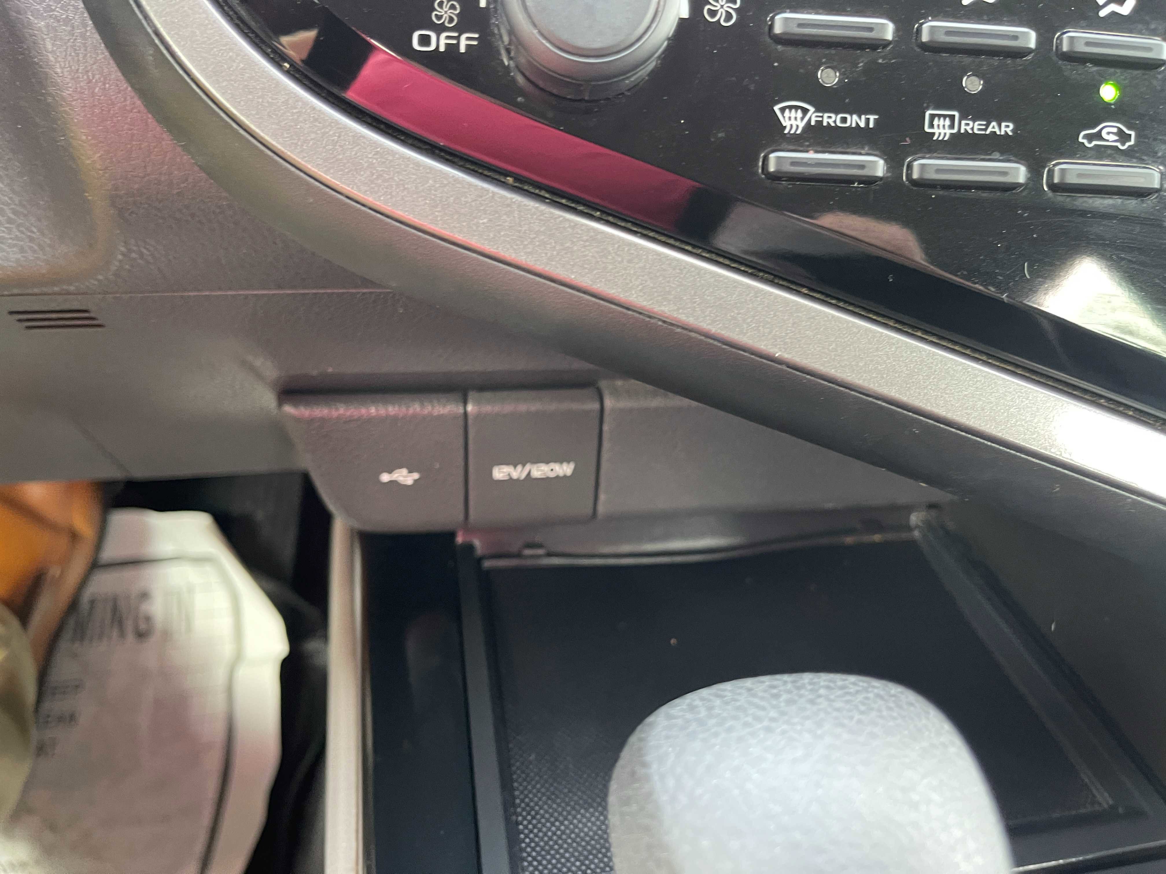 Used 2020 Toyota Camry LE image 20