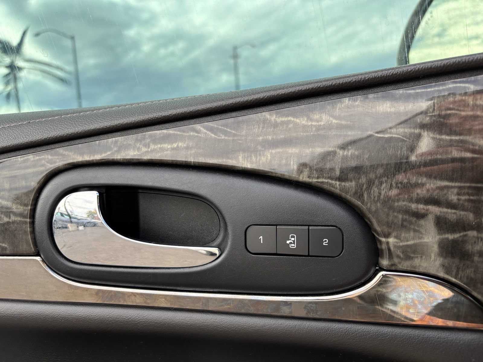 Used 2014 Buick Enclave Premium AWD/4WD image 14