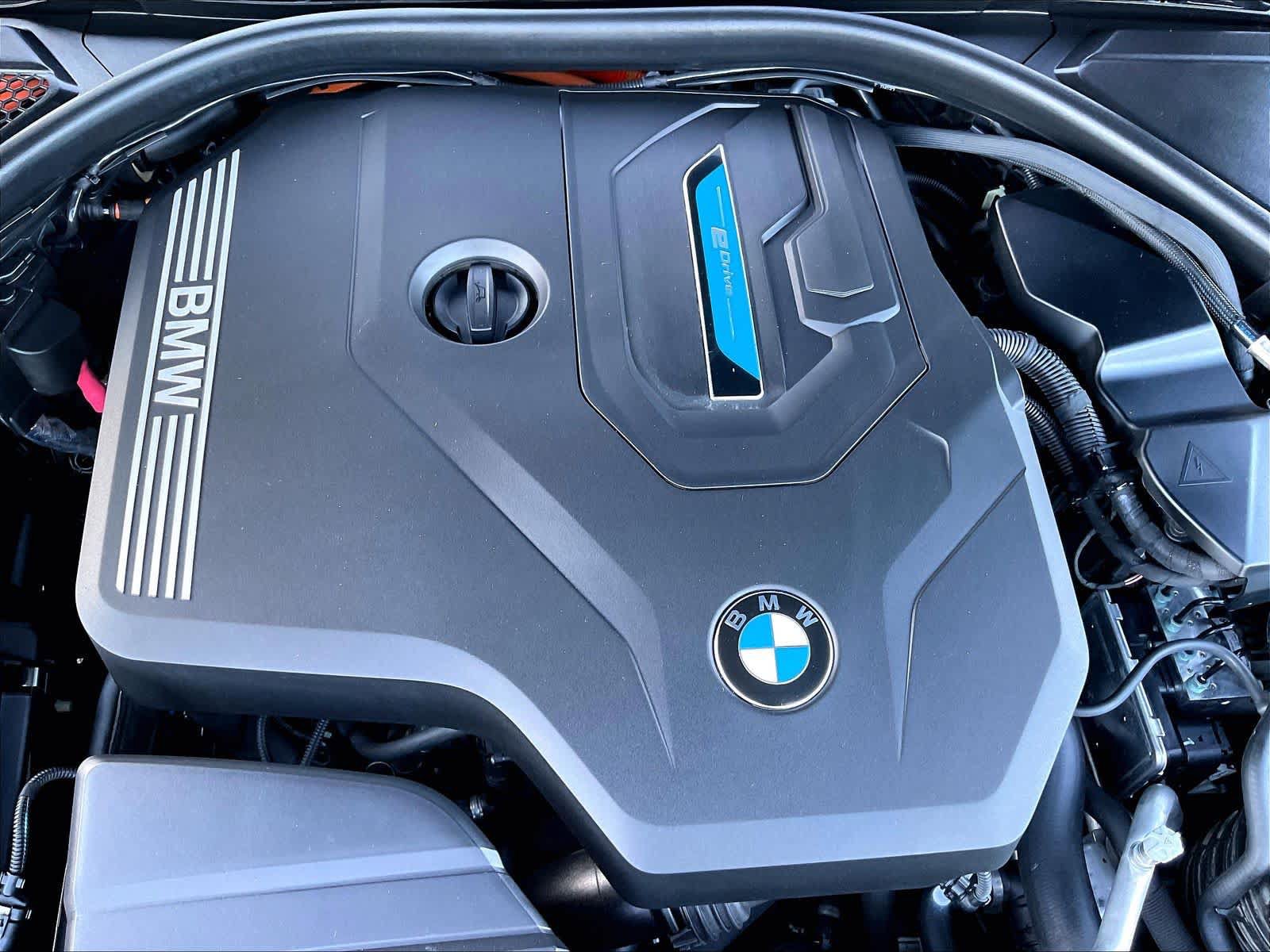 Used 2022 BMW 330e w/ M Sport Package RWD image 34