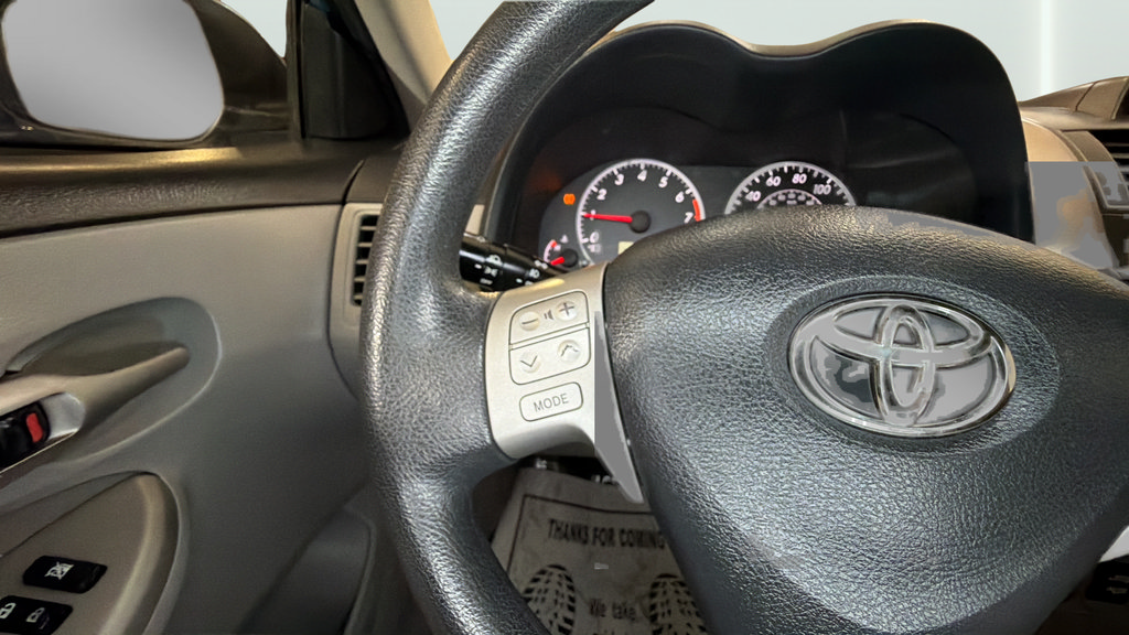 Used 2013 Toyota Corolla LE w/ Premium Pkg FWD image 27