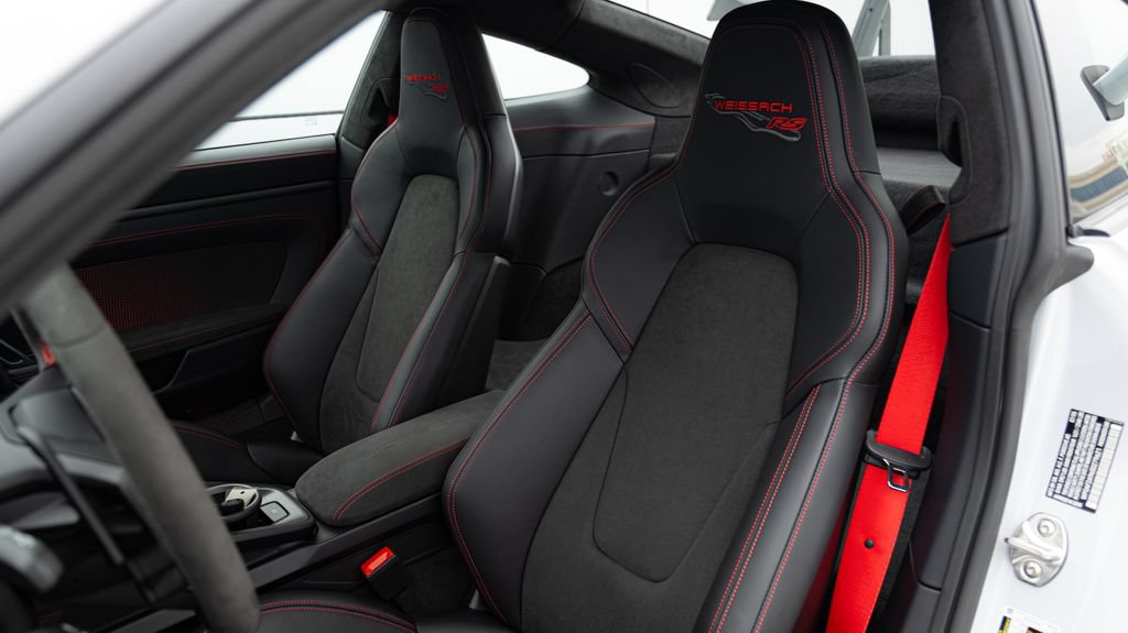 Certified 2025 Porsche 911 GT3 RS RWD image 32