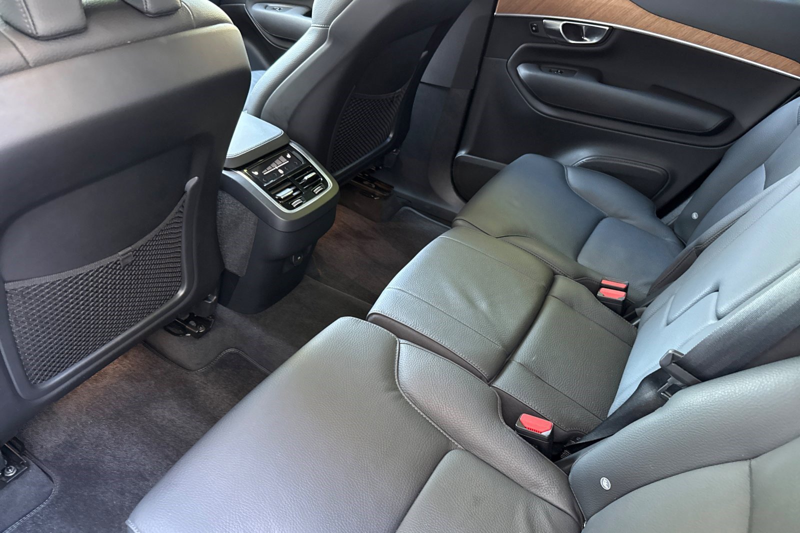 Used 2025 Volvo XC90 B6 Ultra image 15