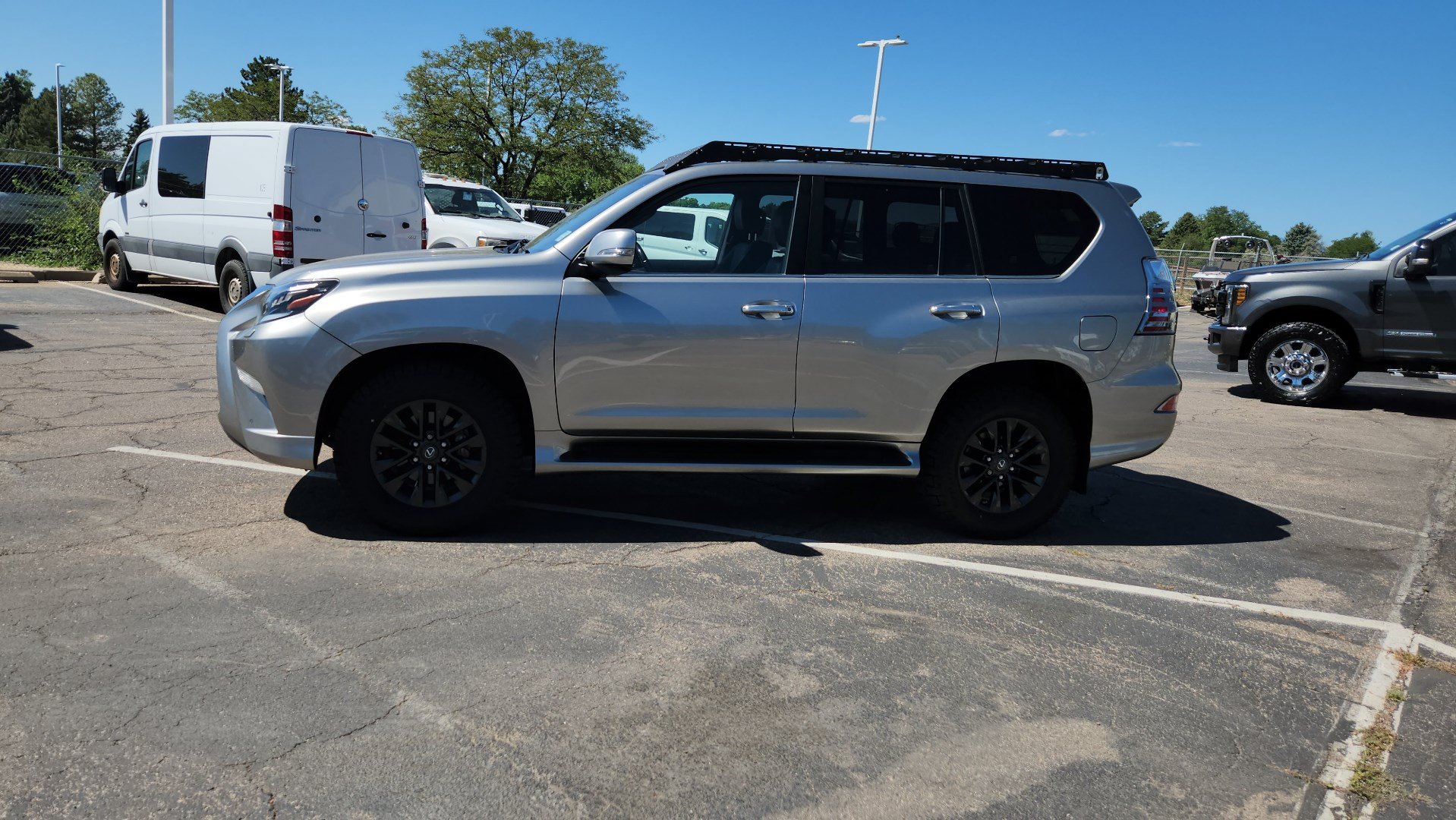 Used 2023 Lexus GX 460 Premium w/ Premium Package AWD/4WD image 4