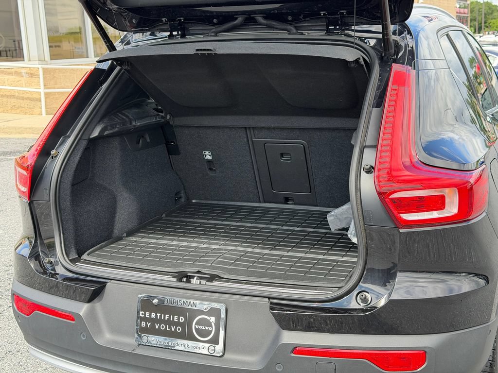 Certified 2023 Volvo XC40 B5 Plus w/ Driver Assist Package AWD/4WD image 19