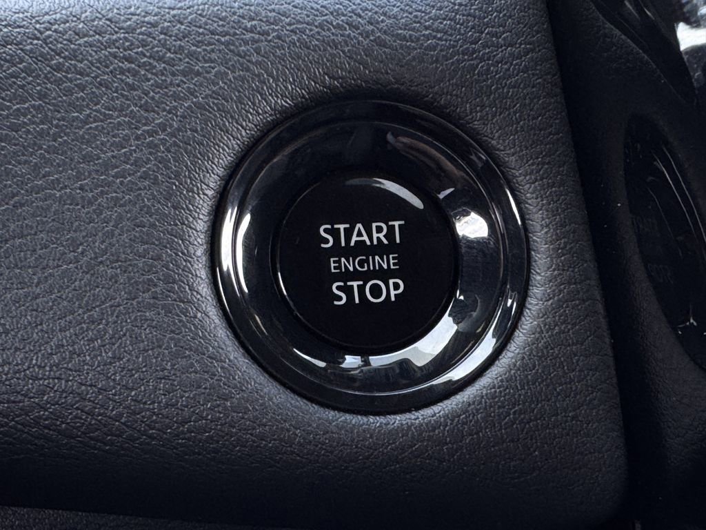 Used 2025 Nissan Armada PRO-4X image 20