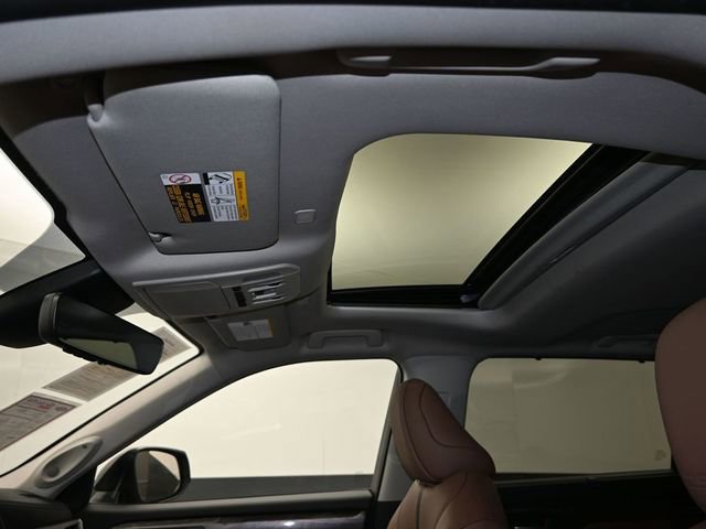 Certified 2025 Toyota Highlander XLE image 28