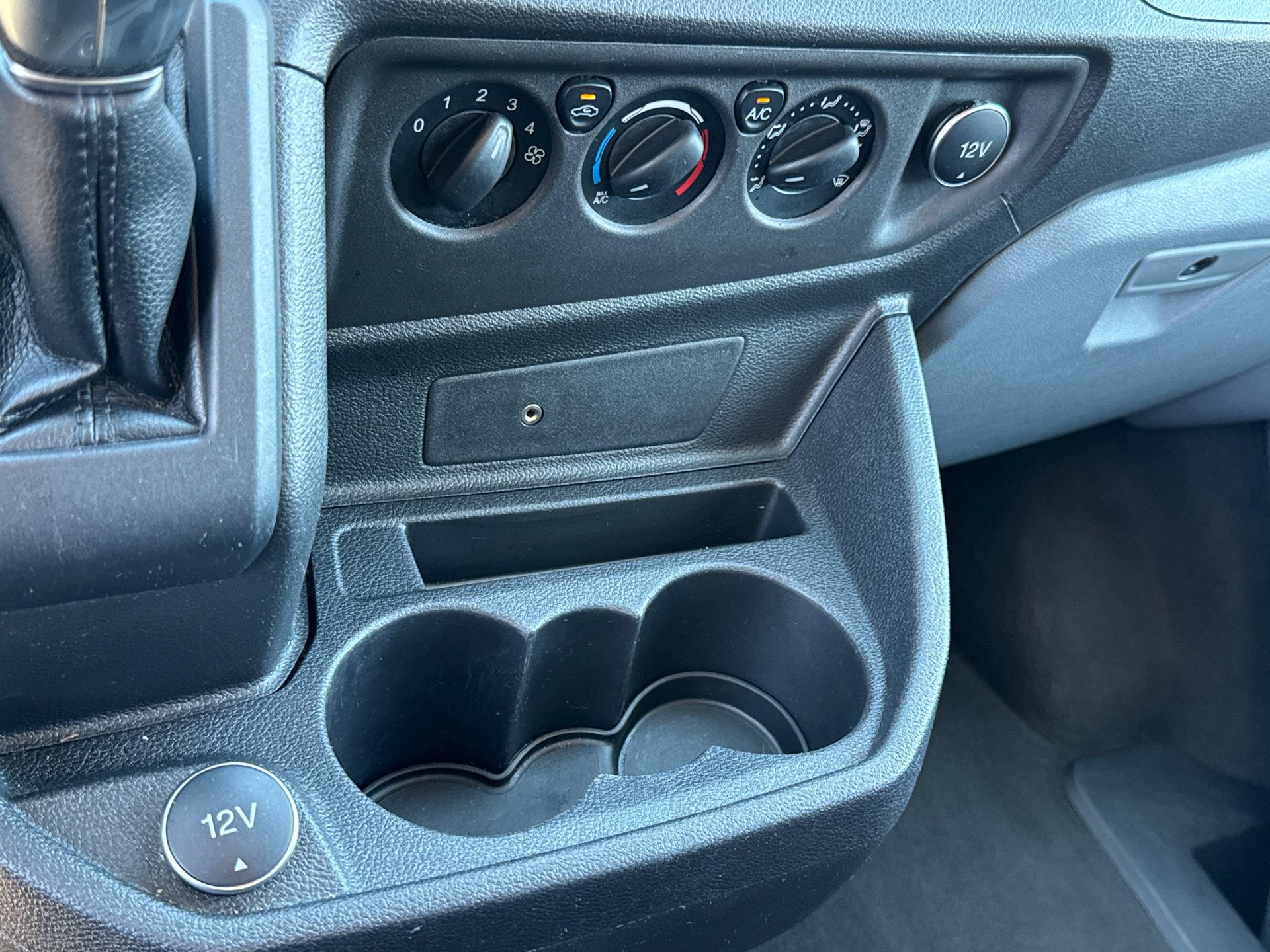 Used 2019 Ford Transit 350 XLT RWD image 24