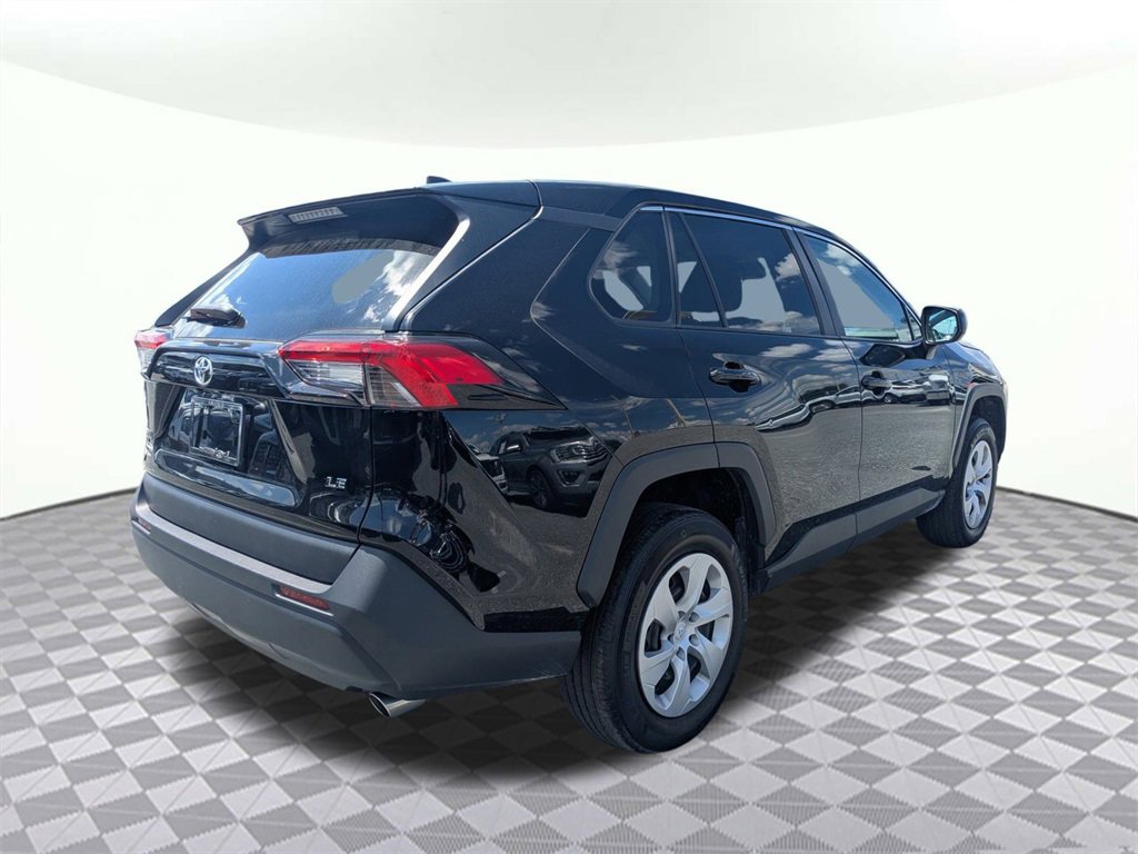 Used 2024 Toyota RAV4 LE image 3