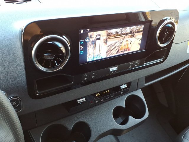 New 2025 Mercedes-Benz eSprinter 170 Cargo image 6