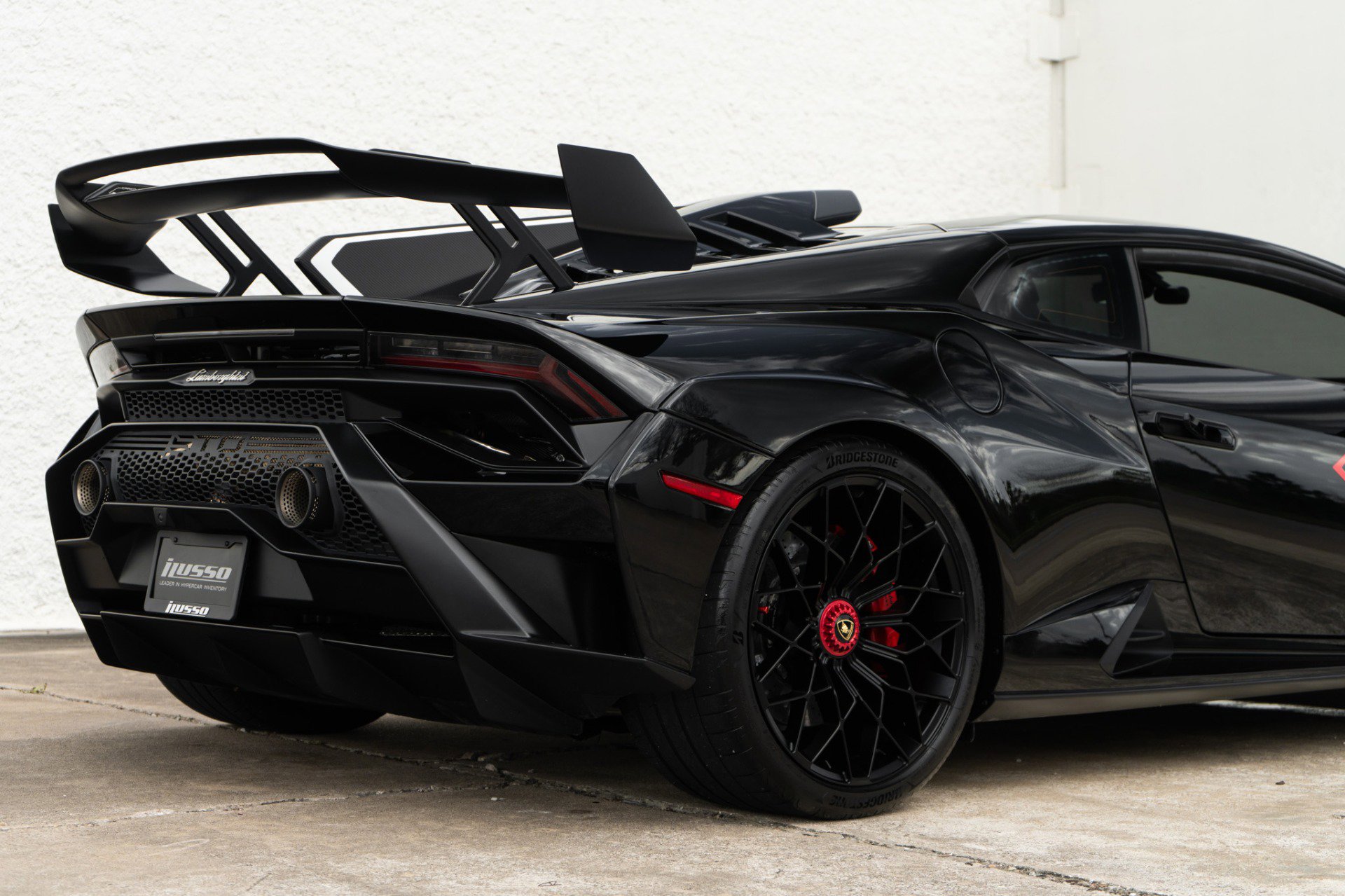 Used 2022 Lamborghini Huracan STO image 15