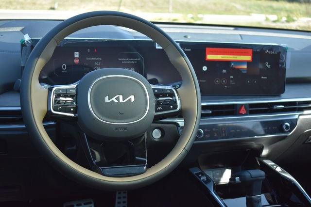 New 2025 Kia Sorento SX Prestige w/ Olive Brown Leather Package image 24