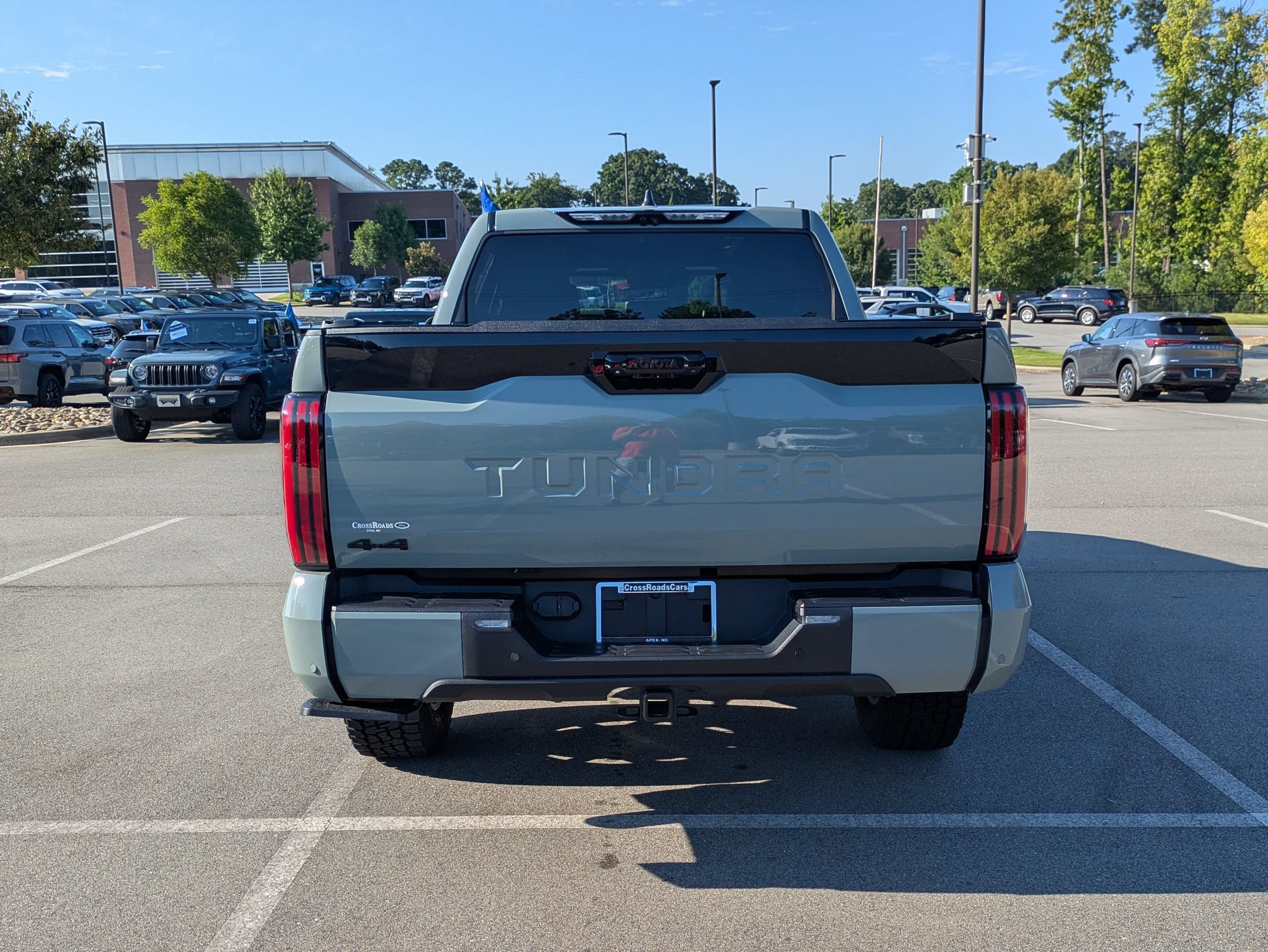 Used 2025 Toyota Tundra Platinum AWD/4WD image 5