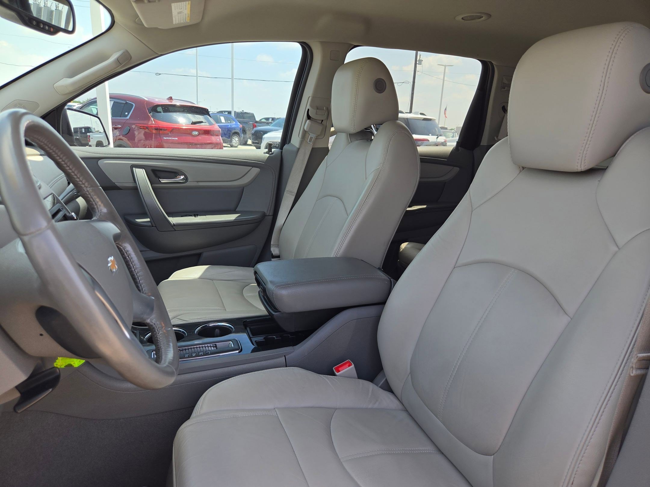 Used 2017 Chevrolet Traverse LT FWD image 10