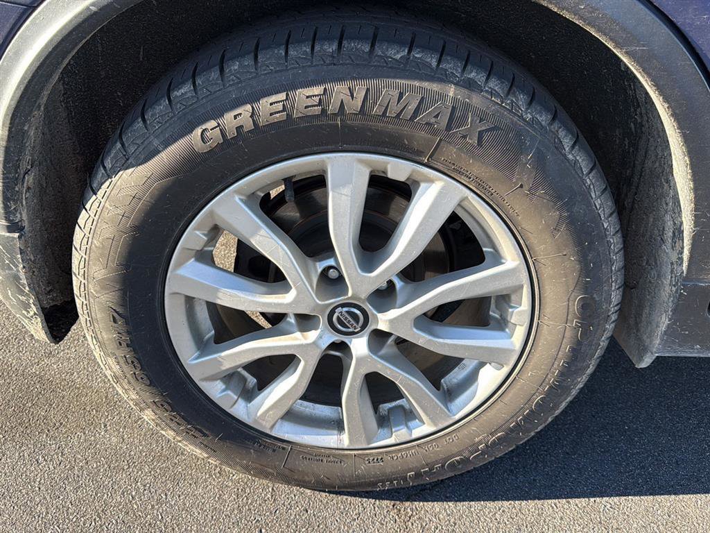 Used 2020 Nissan Rogue SV image 11