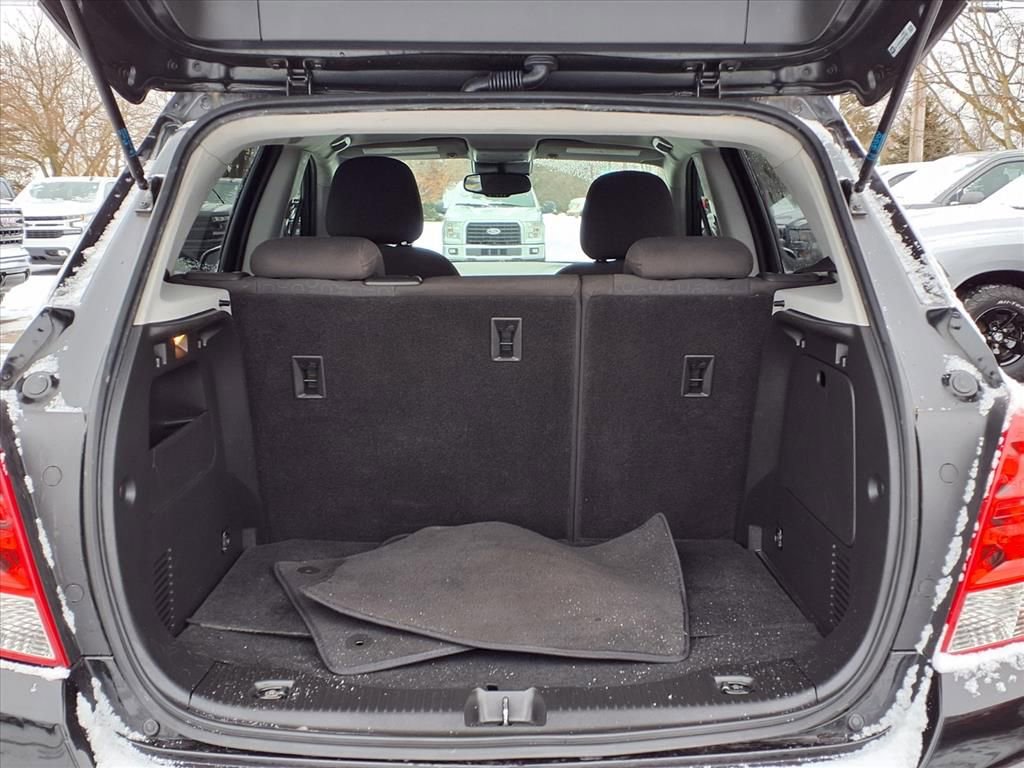 Used 2021 Chevrolet Trax LS w/ Tint and Cruise Package image 10