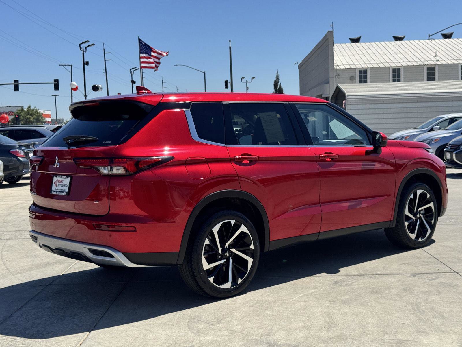 Used 2024 Mitsubishi Outlander SE image 6