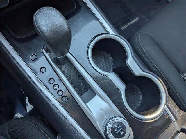 Used 2019 Nissan Pathfinder S image 12