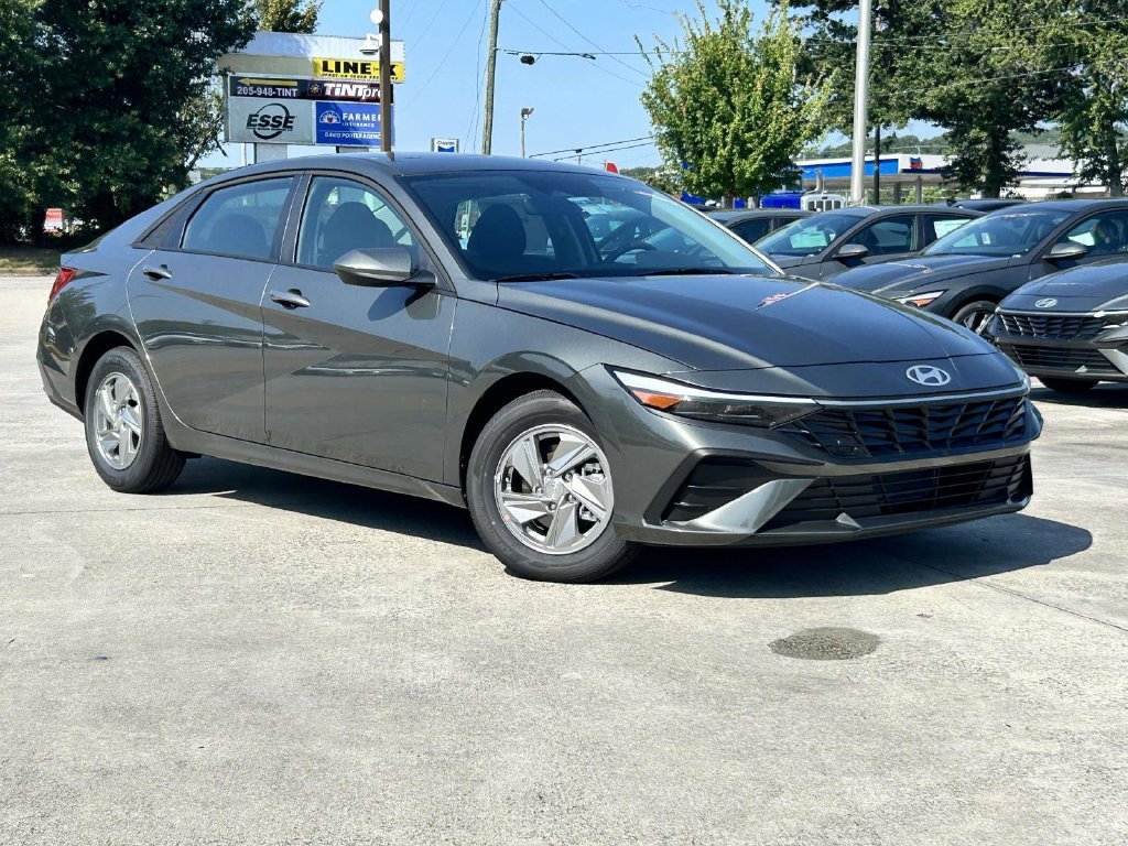 New 2026 Hyundai Elantra SE