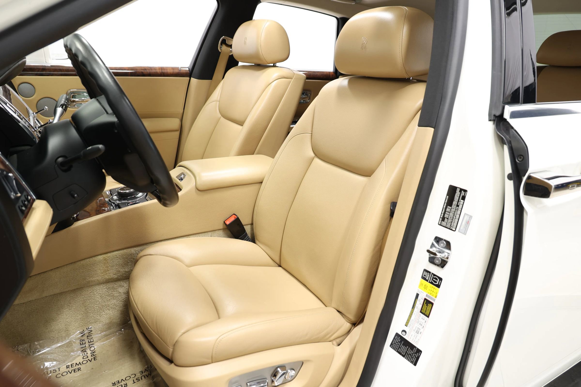 Used 2015 Rolls-Royce Ghost RWD image 15