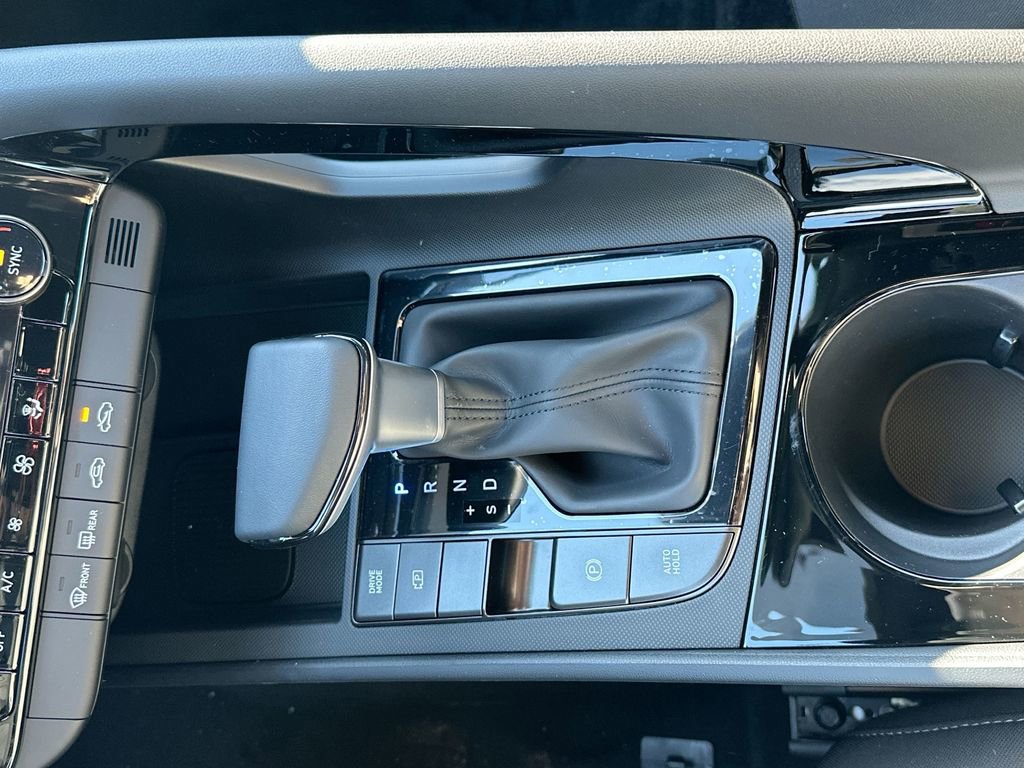 New 2025 Hyundai Elantra SEL image 40