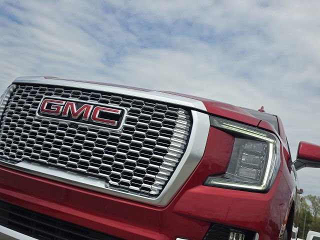 Used 2024 GMC Yukon Denali w/ Denali Reserve Package image 9