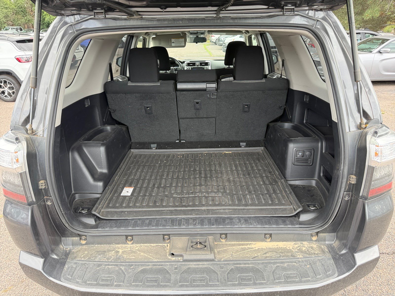 Certified 2019 Toyota 4Runner SR5 AWD/4WD image 32