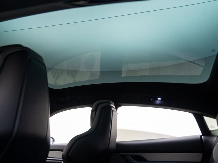 Used 2021 Porsche Taycan Turbo image 17