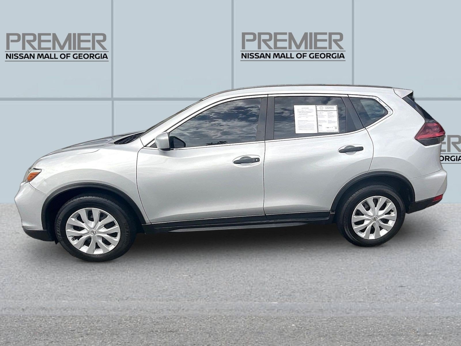 Used 2019 Nissan Rogue S FWD image 4