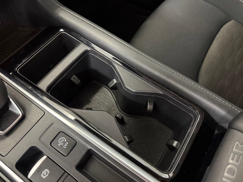 Used 2023 Nissan Pathfinder SV image 29