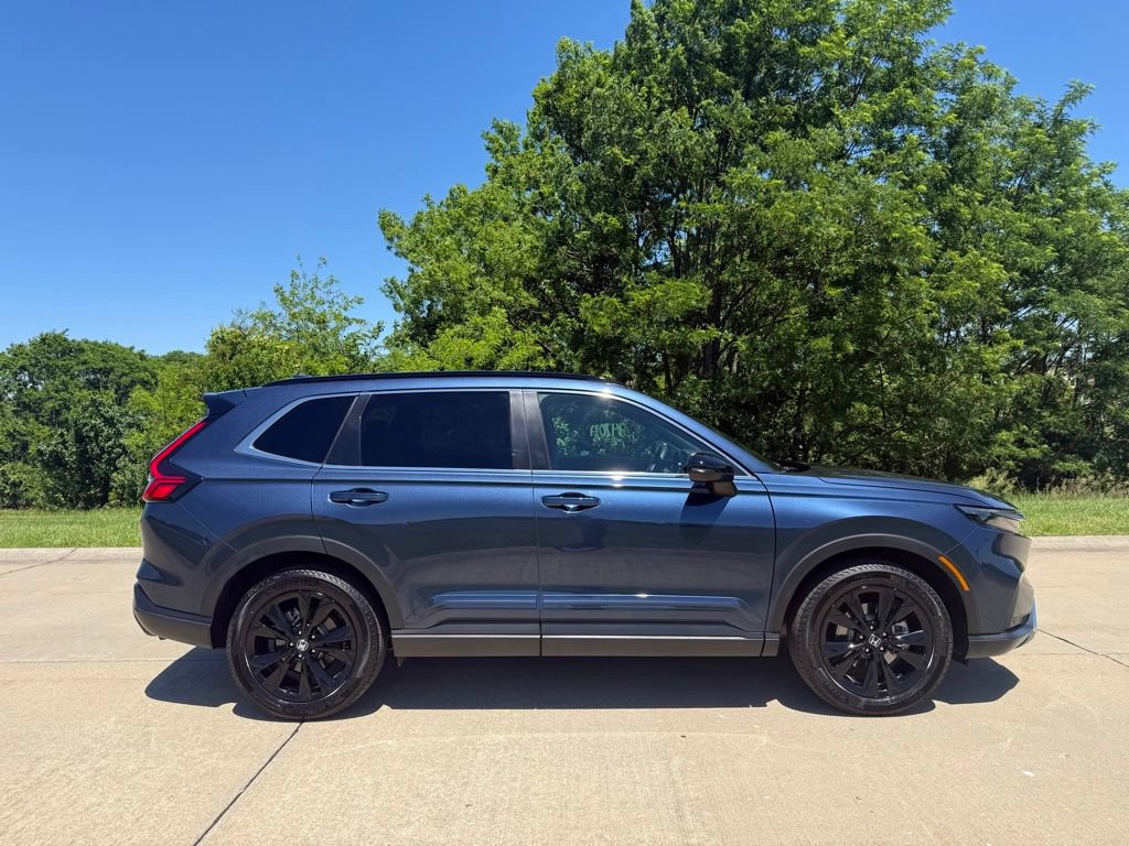 Used 2025 Honda CR-V Sport Touring image 2