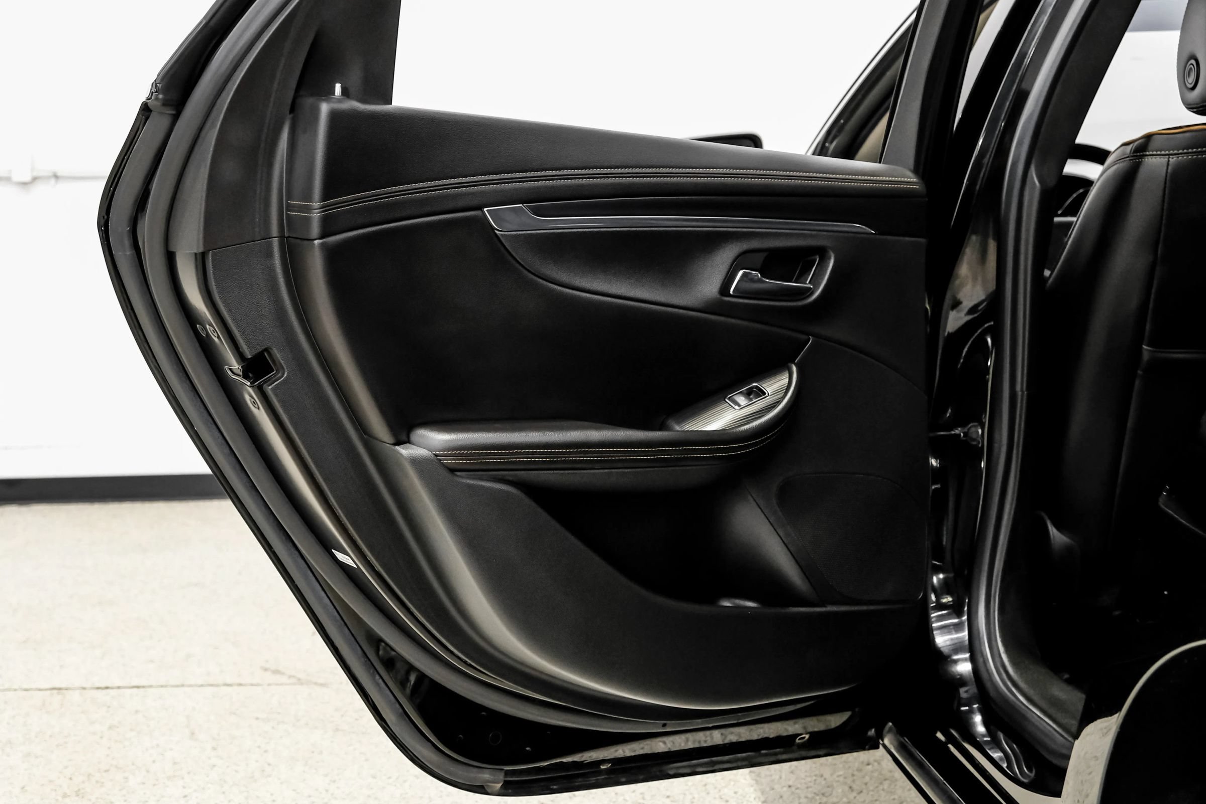Used 2018 Chevrolet Impala Premier FWD image 54