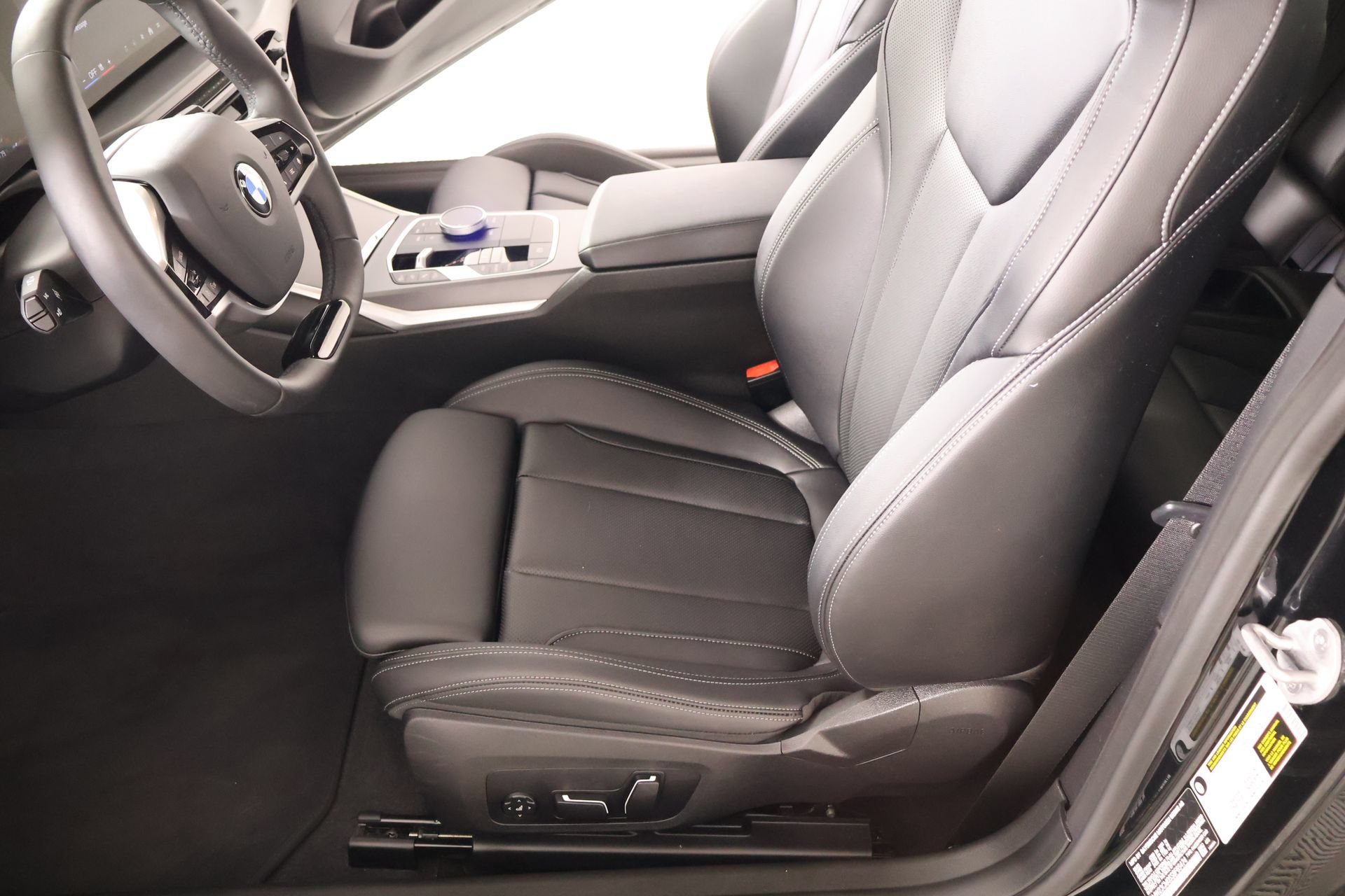 Used 2025 BMW 230i Coupe RWD image 12