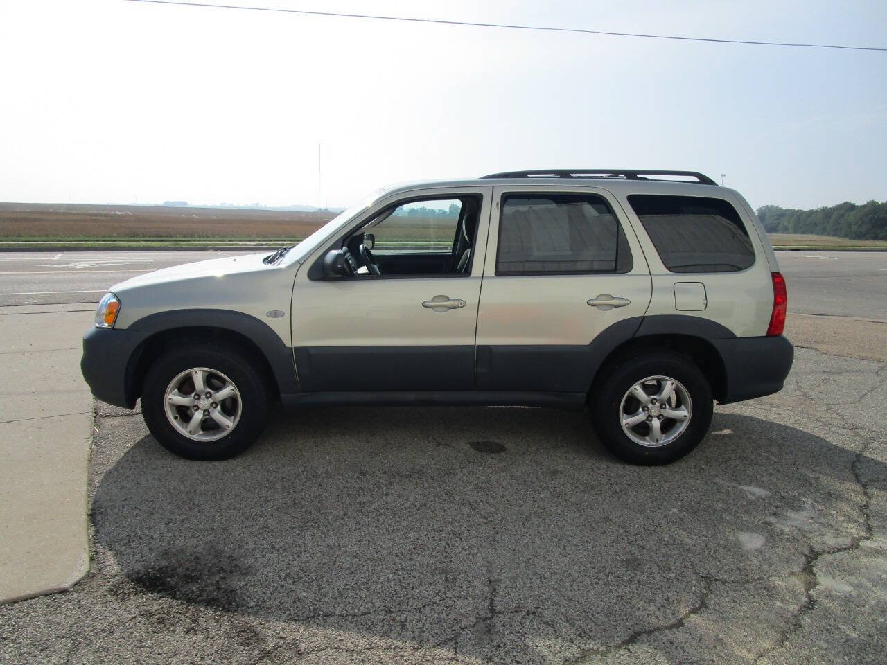 Used 2006 MAZDA Tribute I FWD image 2