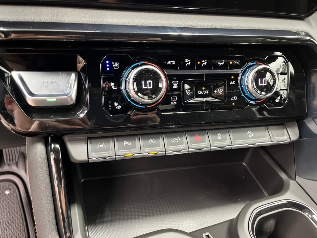 New 2026 GMC Sierra 1500 AT4 w/ AT4 Premium Package AWD/4WD image 16