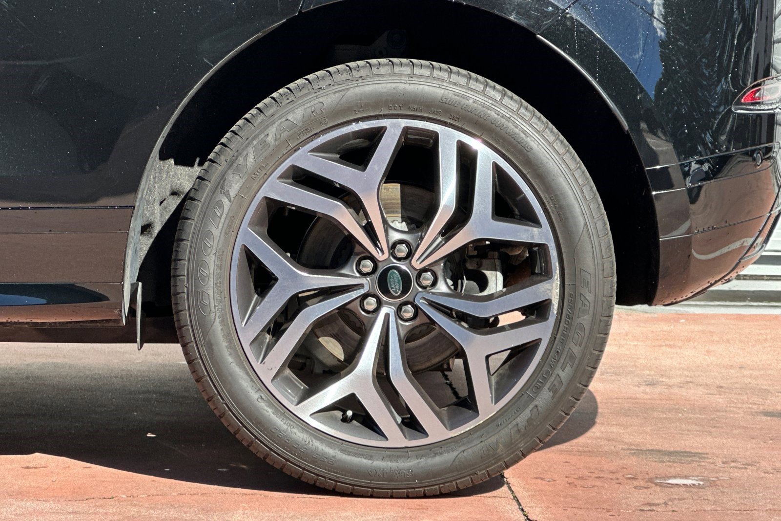 Used 2022 Land Rover Range Rover Evoque R-Dynamic SE image 13