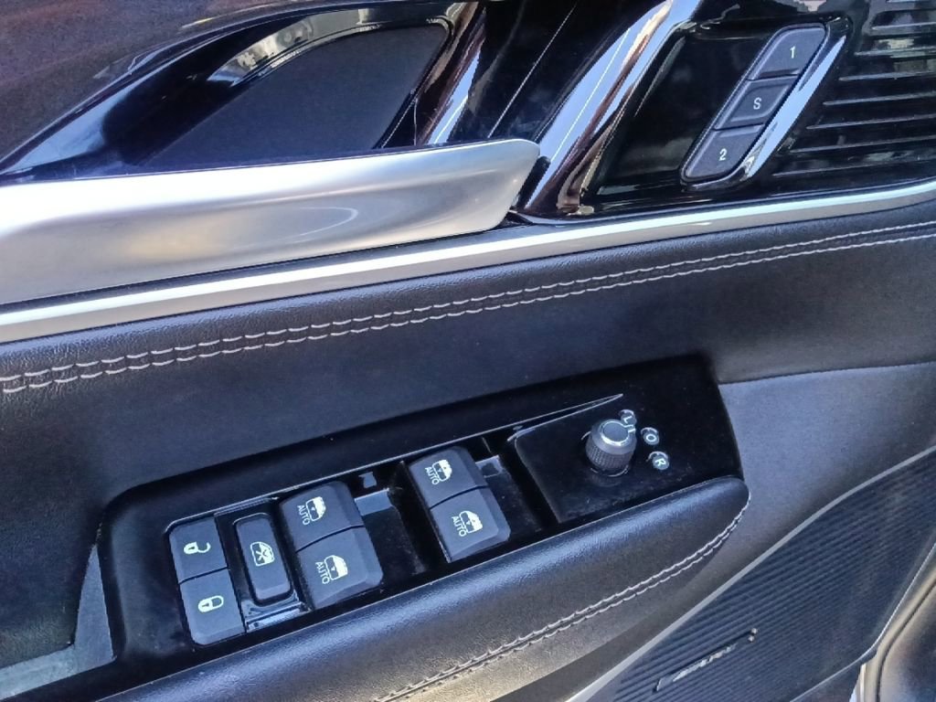 Used 2023 Jeep Wagoneer 2WD image 12