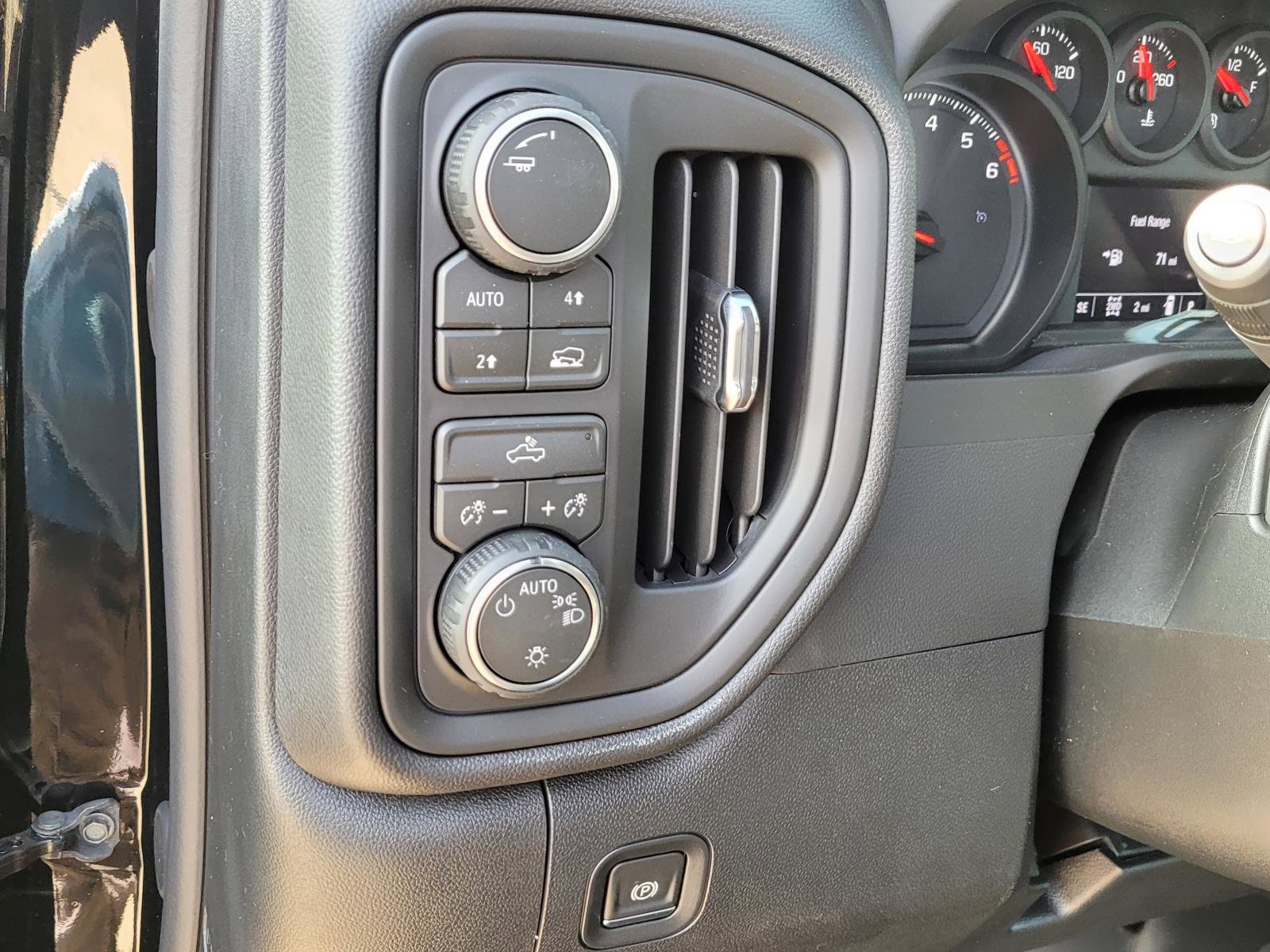 New 2026 Chevrolet Silverado 1500 Custom AWD/4WD image 16