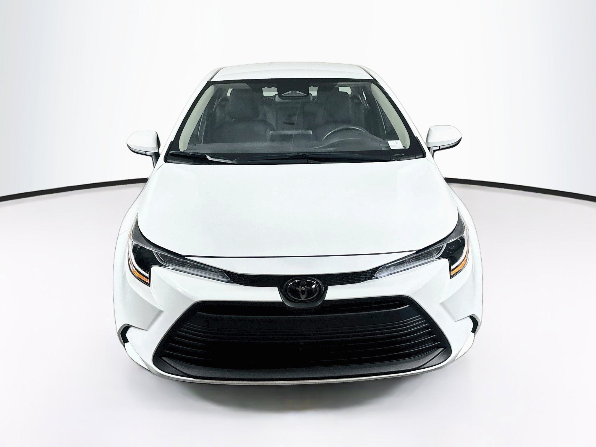 Used 2025 Toyota Corolla LE FWD image 2