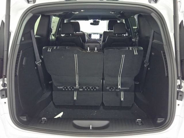 New 2027 Chrysler Pacifica Select w/ Family Tech Group FWD image 13