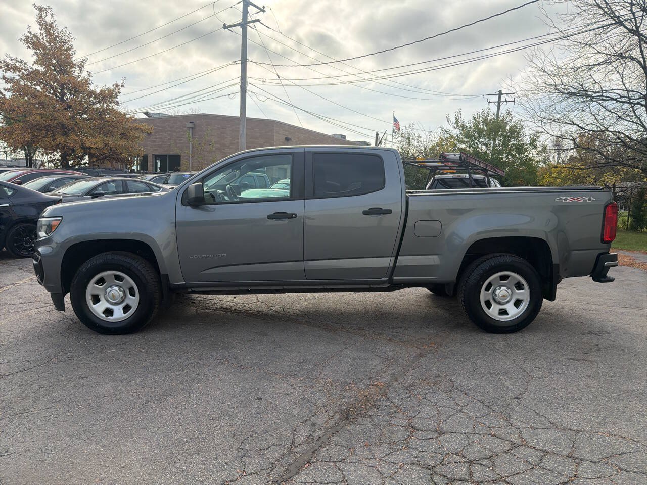 Used 2021 Chevrolet Colorado W/T w/ WT Convenience Package AWD/4WD image 4