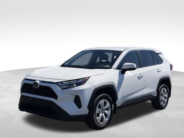 Used 2025 Toyota RAV4 LE AWD/4WD image 3