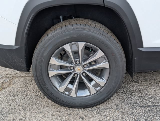 New 2026 Chevrolet Equinox LT w/ Safety and Technology Package FWD image 3