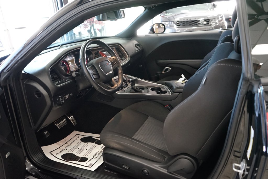 Used 2022 Dodge Challenger R/T w/ Performance Handling Group RWD image 27
