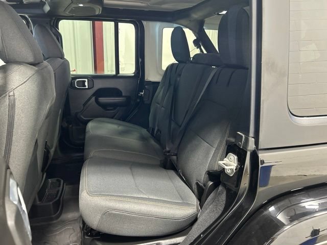 Used 2024 Jeep Wrangler Unlimited AWD/4WD image 16