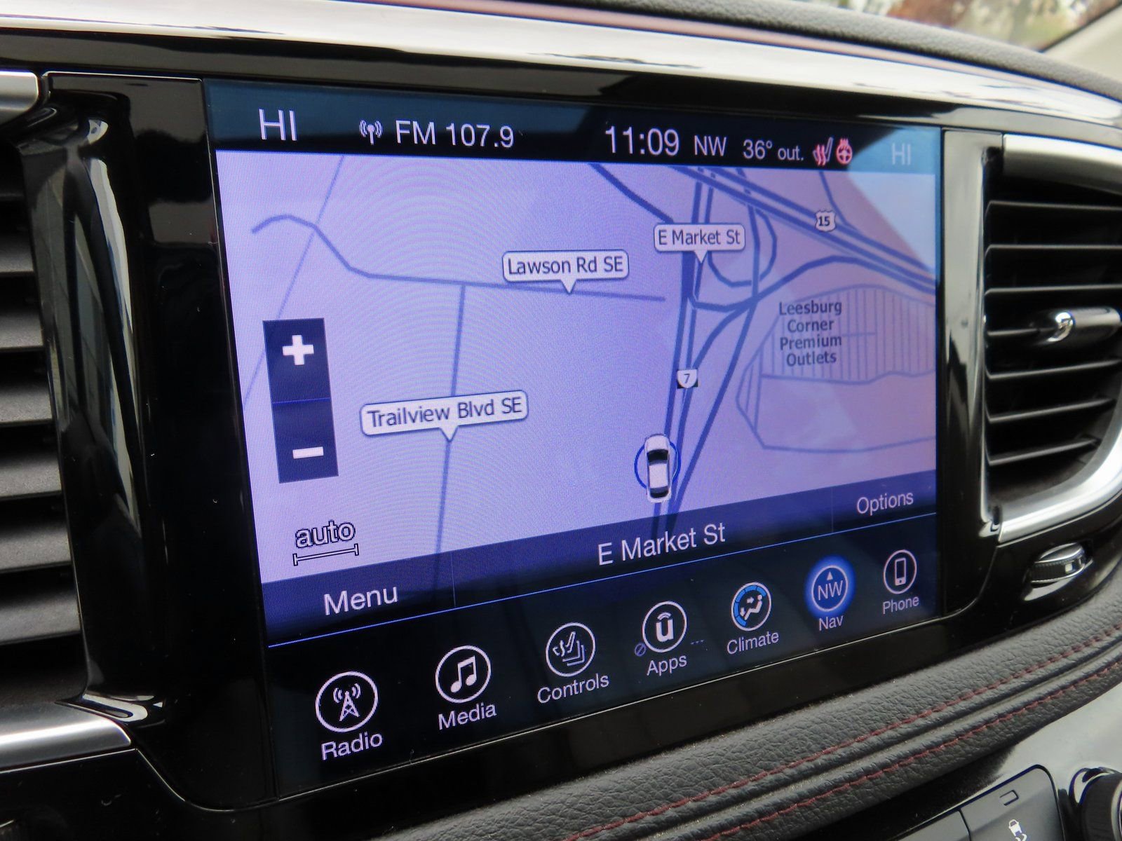 Used 2017 Chrysler Pacifica Limited image 24